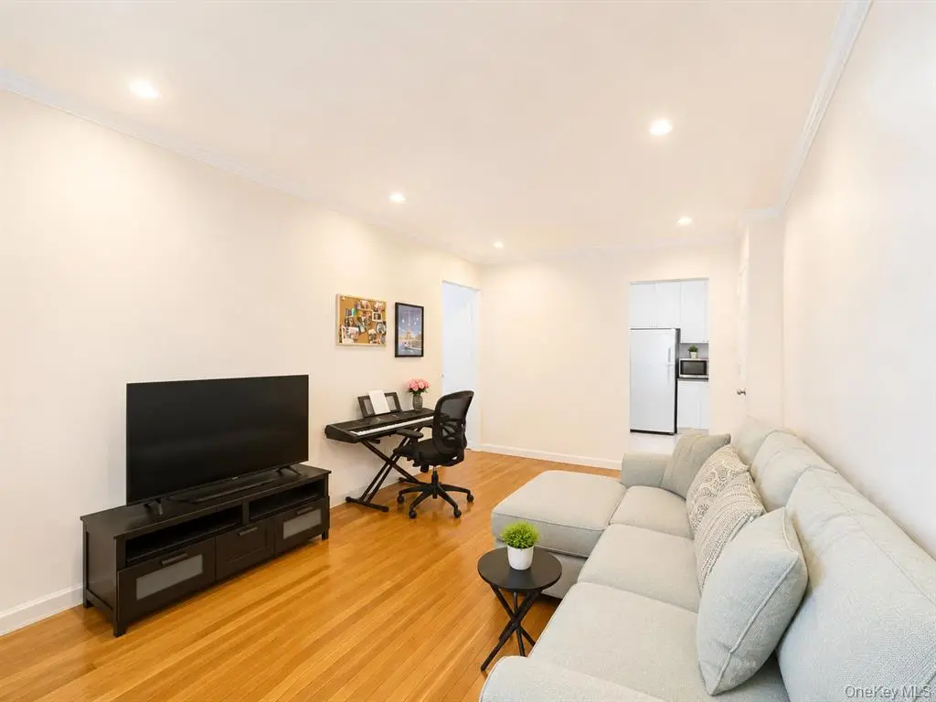 Flushing MLS#1040256 property listing photo 4
