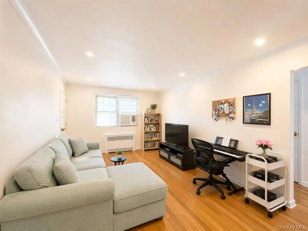 Flushing MLS#1040256 property listing photo 5
