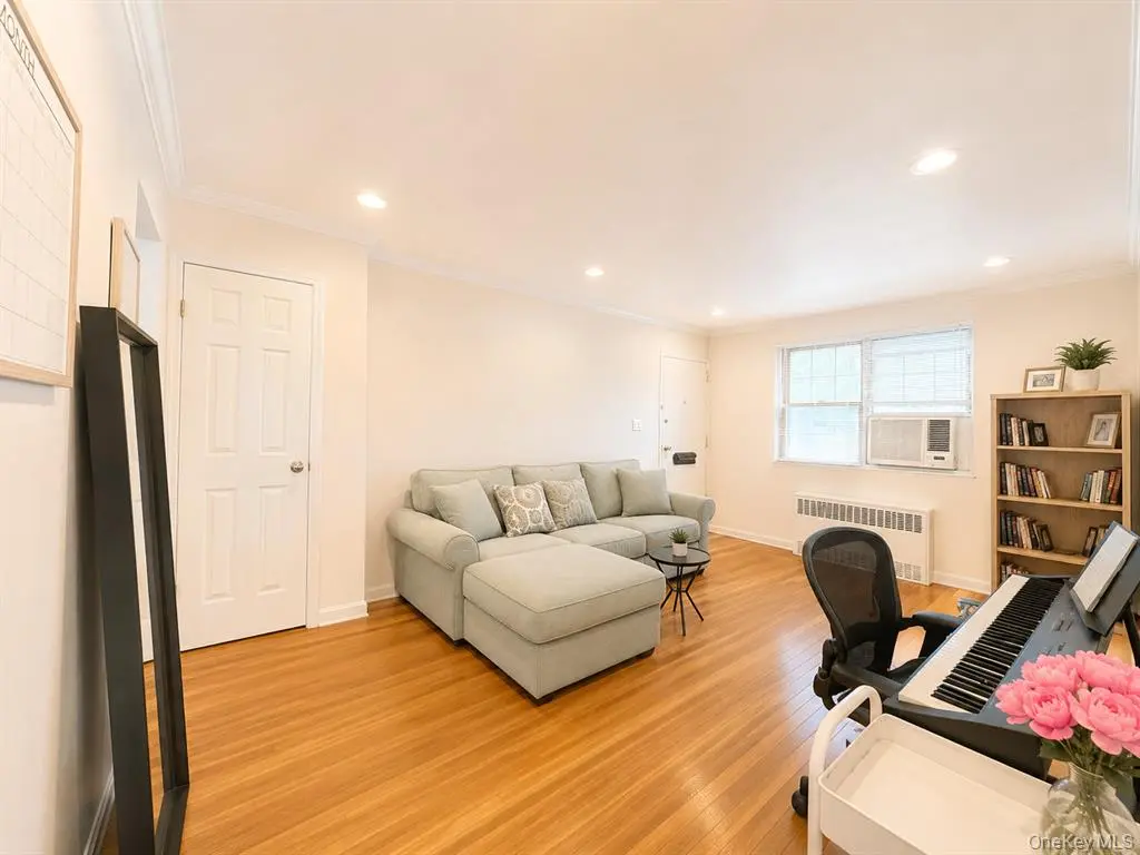 Flushing MLS#1040256 property listing photo 6