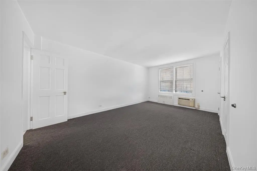 Flushing MLS#1039003 property listing photo 14