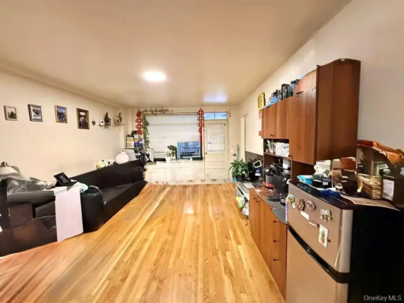 Flushing MLS#1005348 property listing photo 1