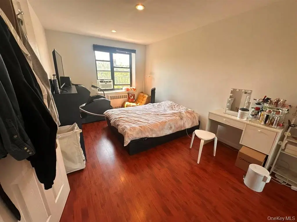 Flushing MLS#1002021 property listing photo 18