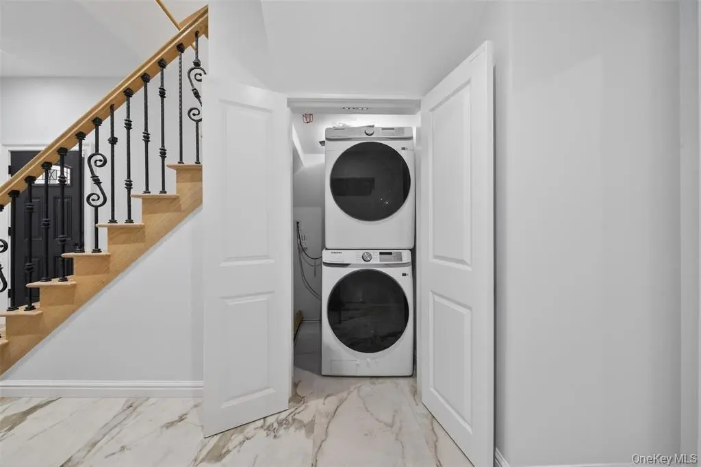 Flushing MLS#983556 property listing photo 24