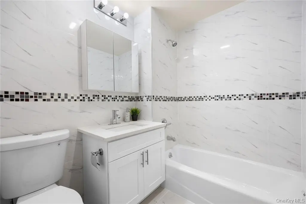 Flushing MLS#998061 property listing photo 15