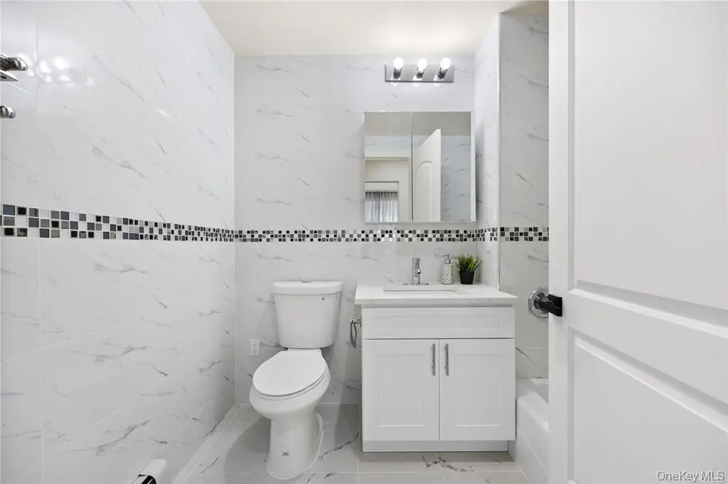 Flushing MLS#998061 property listing photo 16