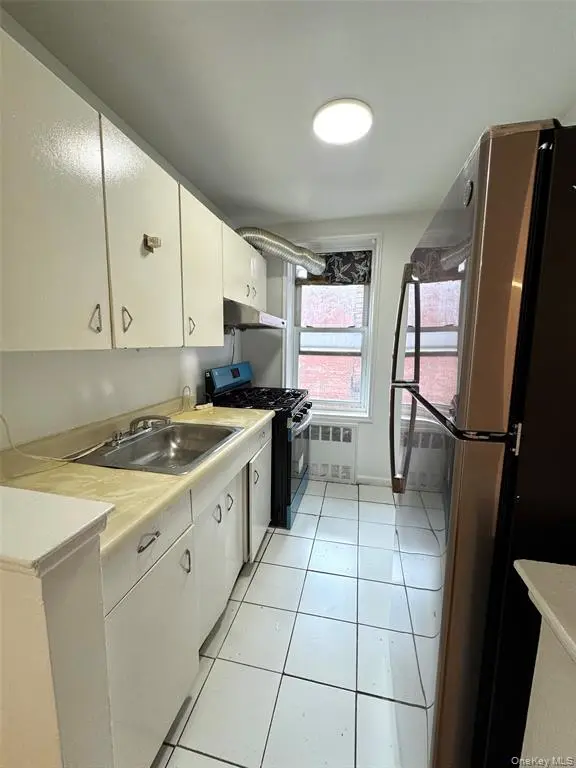Flushing MLS#1030490 property listing photo 4