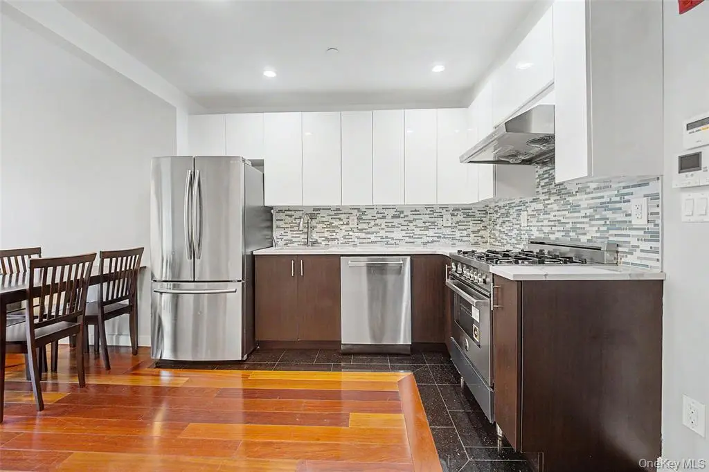 Flushing MLS#1035261 property listing photo 3