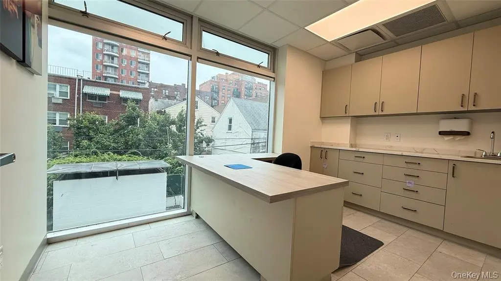 MLS#967303 Flushing 房源照片 3 / listing photo 3