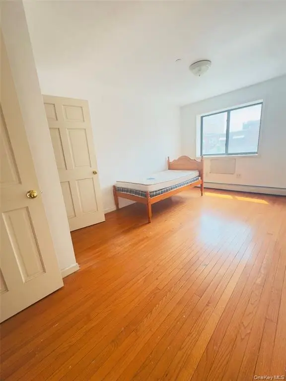 Flushing MLS#1034726 property listing photo 5