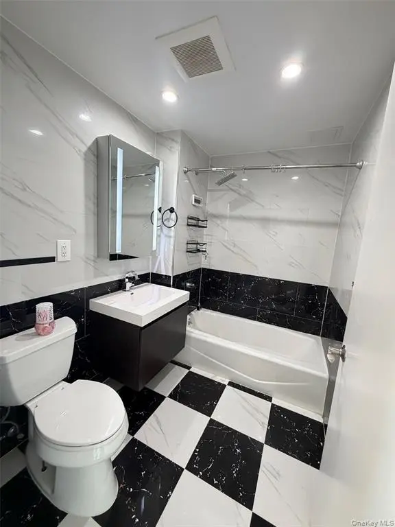 Flushing MLS#1033176 property listing photo 6