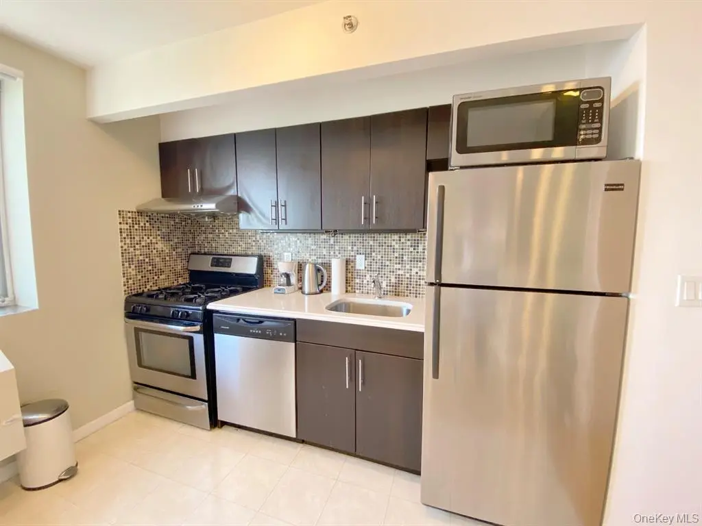 Flushing MLS#1008820 property listing photo 2