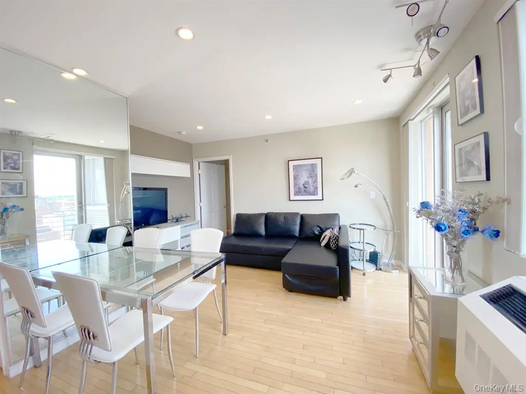 Flushing MLS#1008820 property listing photo 5