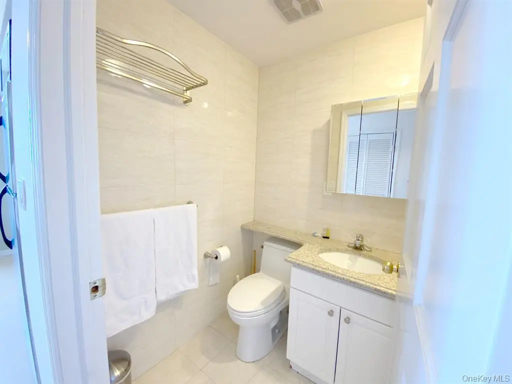 Flushing MLS#1008820 property listing photo 12