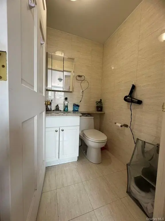 Flushing MLS#986309 property listing photo 3