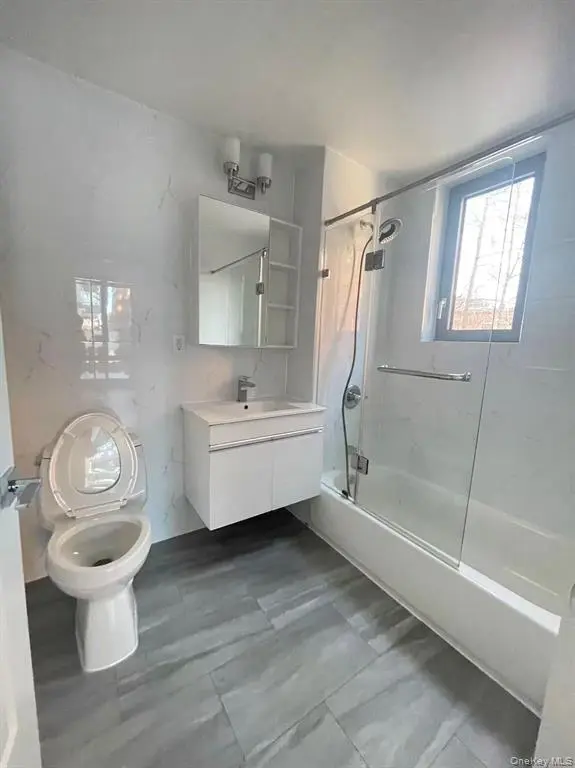 Flushing MLS#963329 property listing photo 4