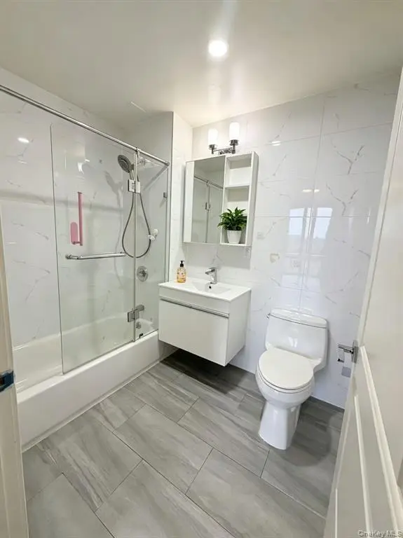 Flushing MLS#1018046 property listing photo 5