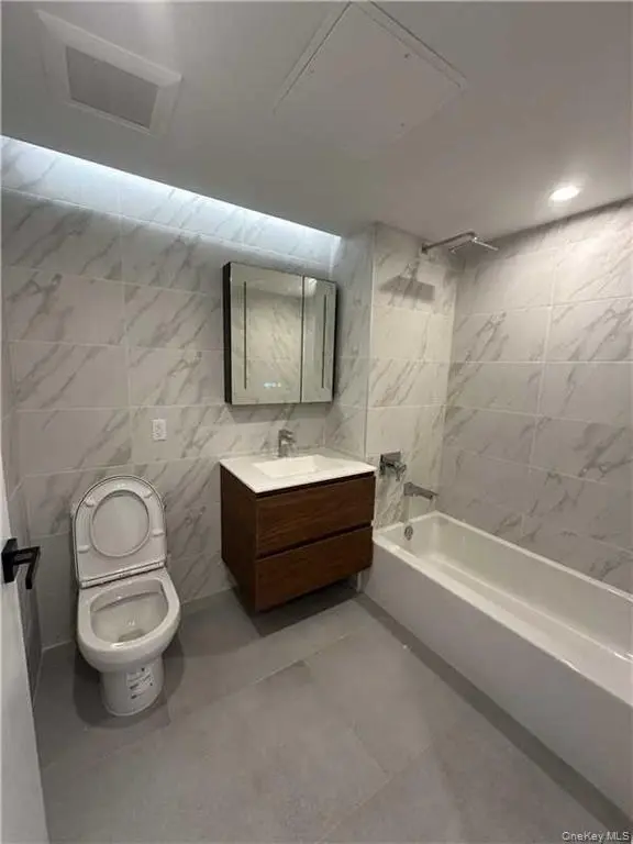 Flushing MLS#1024803 property listing photo 3