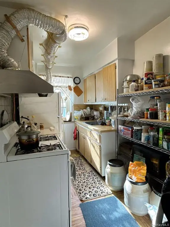 Flushing MLS#1021487 property listing photo 5