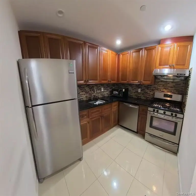 Flushing MLS#1040882 property listing photo 3