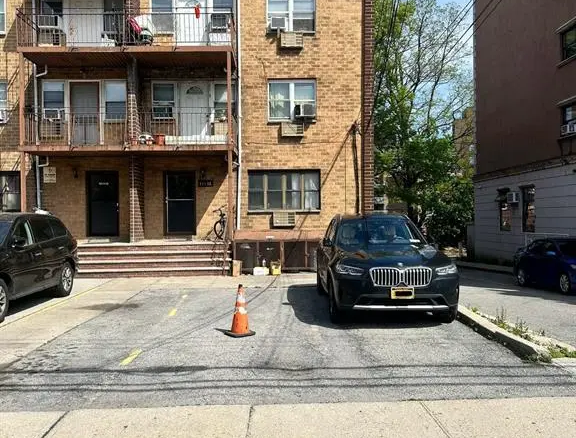 MLS#936664 Flushing 房源照片 1 / listing photo 1