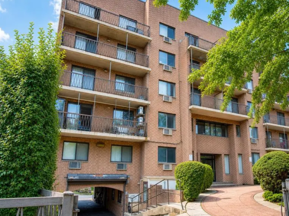 MLS#1041727 Flushing 房源照片 1 / listing photo 1