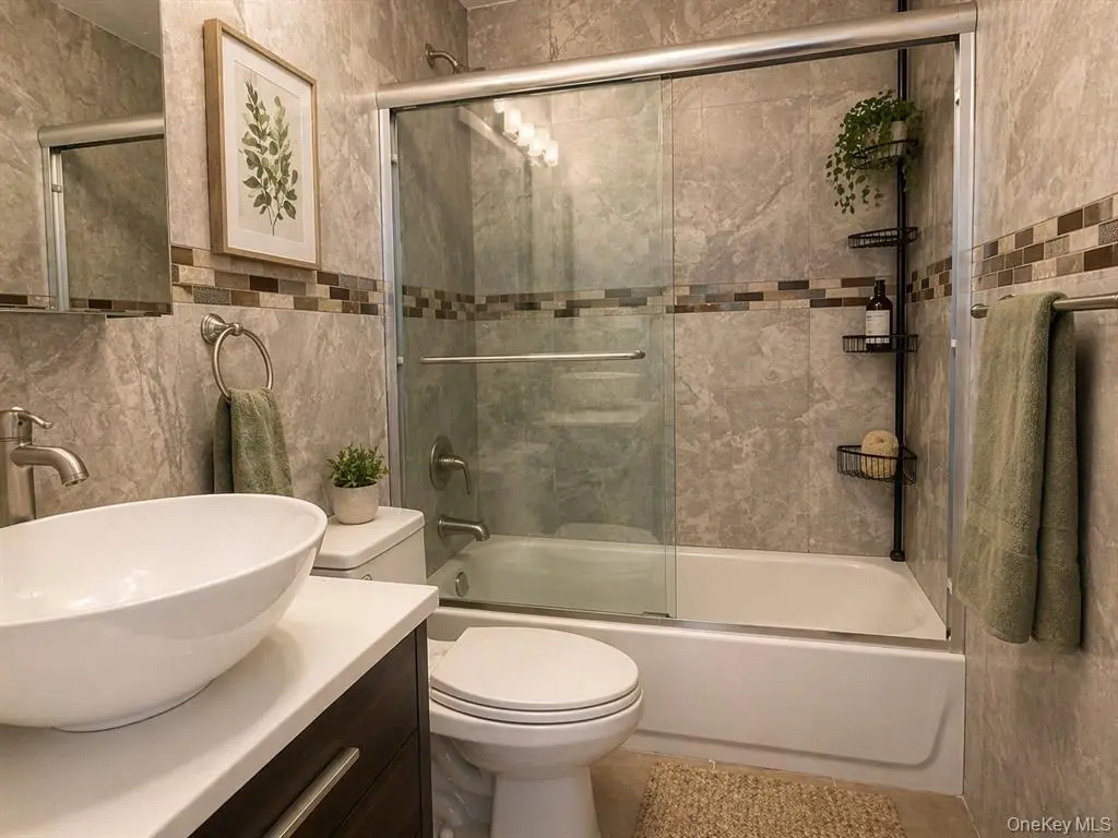 Flushing MLS#1024173 property listing photo 4