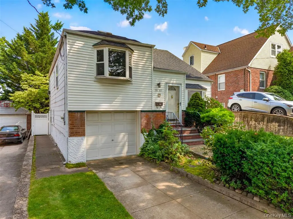 Flushing MLS#1038004 property listing photo 2