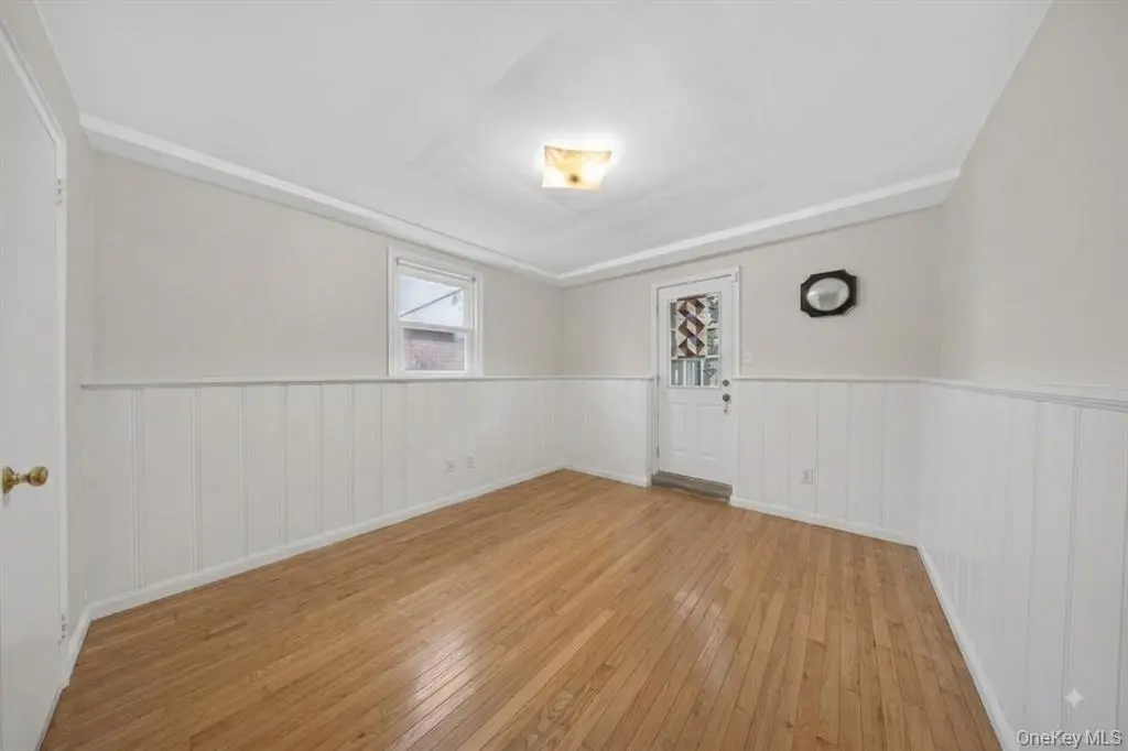 Flushing MLS#1038004 property listing photo 22
