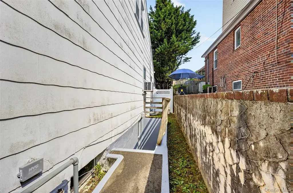 Flushing MLS#1038004 property listing photo 29