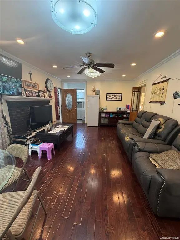 Flushing MLS#1036324 property listing photo 17