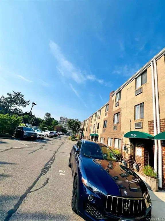Flushing MLS#1021244 property listing photo 3