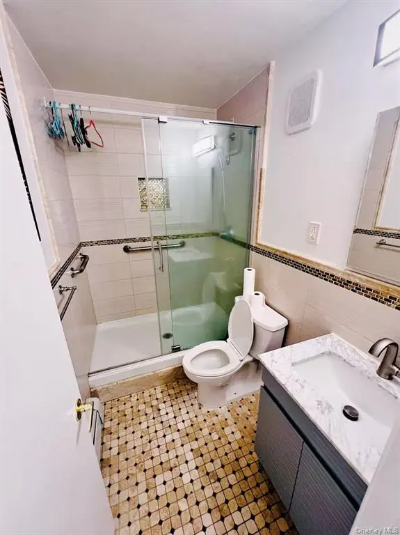 Flushing MLS#1021244 property listing photo 8