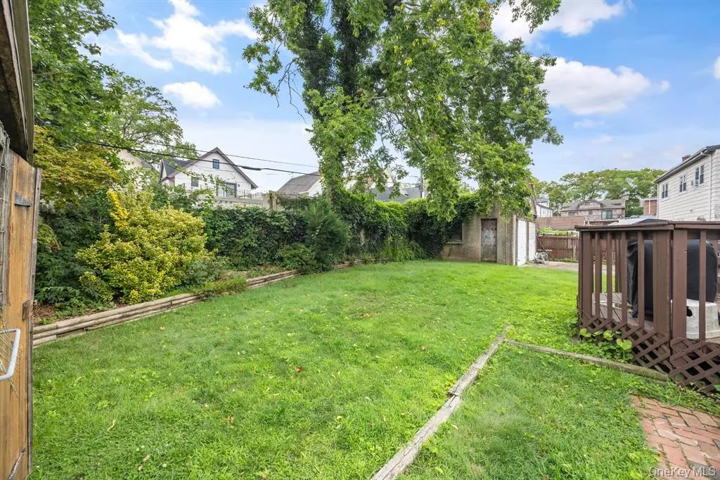 Flushing MLS#1033593 property listing photo 29
