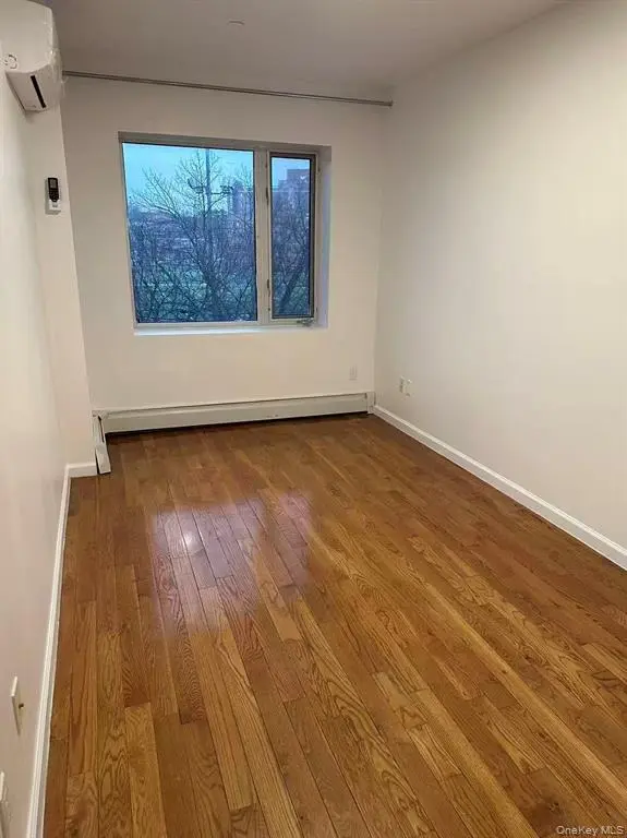MLS#974518 Flushing 房源照片 3 / listing photo 3