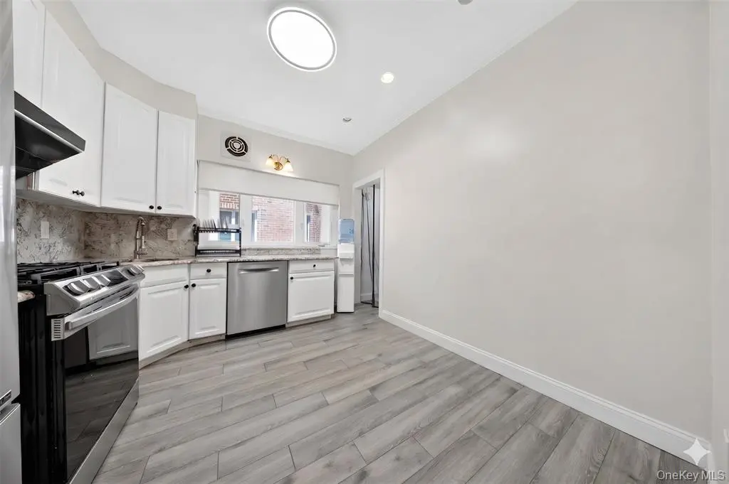 Flushing MLS#1017146 property listing photo 5