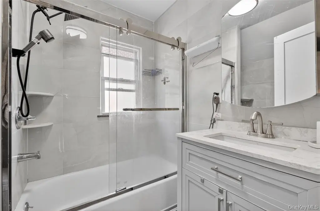 Flushing MLS#1017146 property listing photo 7