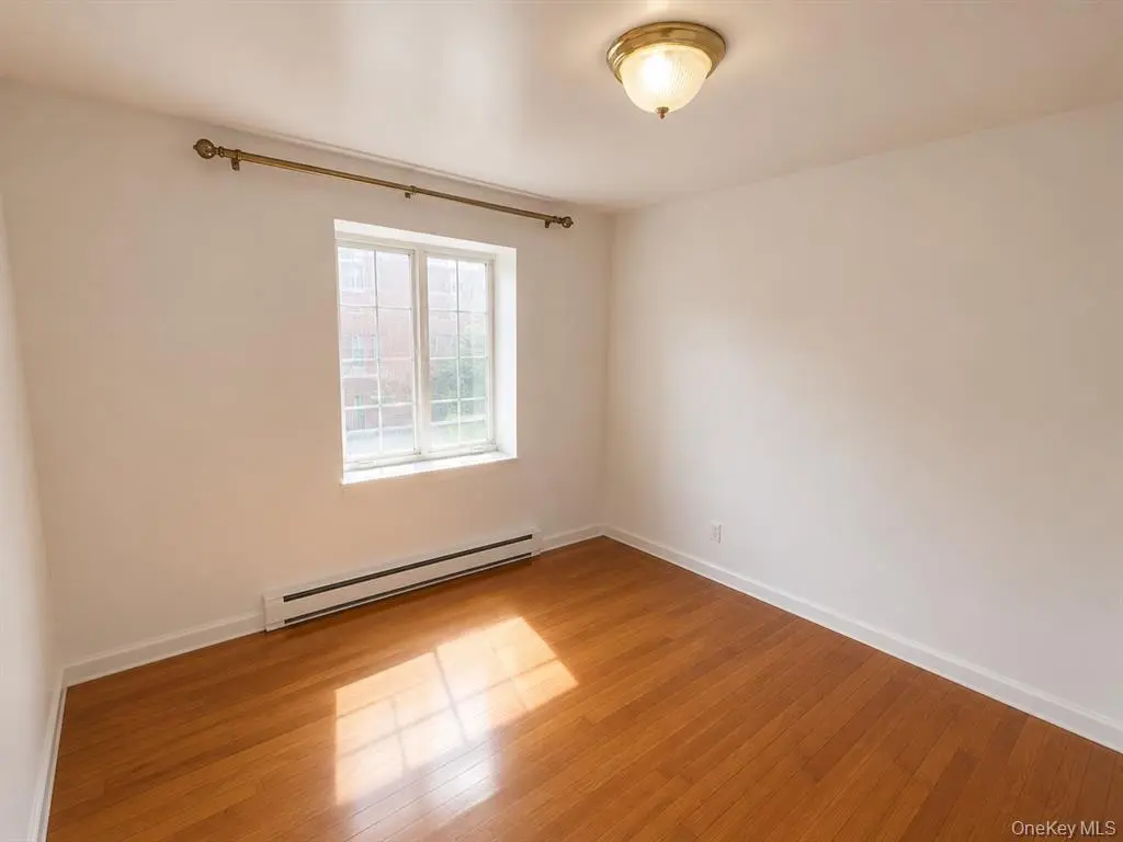Flushing MLS#1002033 property listing photo 3