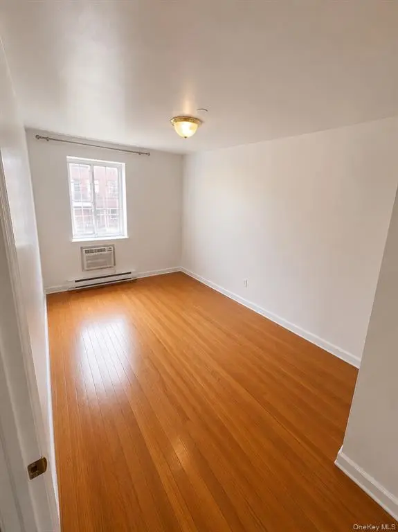 Flushing MLS#1002033 property listing photo 6