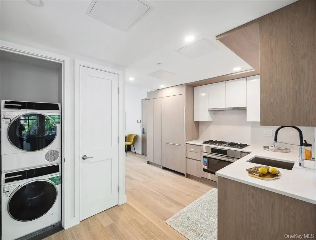 Flushing MLS#1022158 property listing photo 7