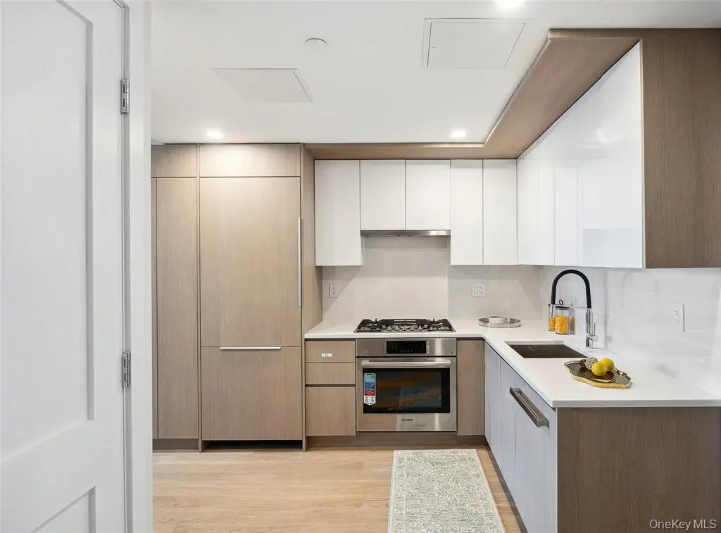 Flushing MLS#1037580 property listing photo 8