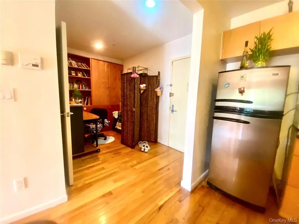 Flushing MLS#1031865 property listing photo 12