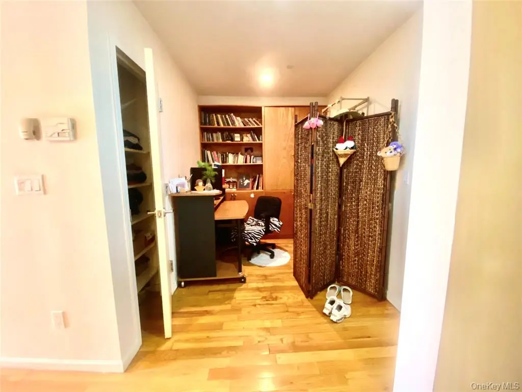 Flushing MLS#1031865 property listing photo 13