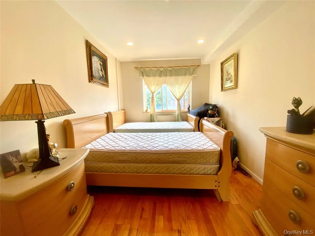 Flushing MLS#1031865 property listing photo 17