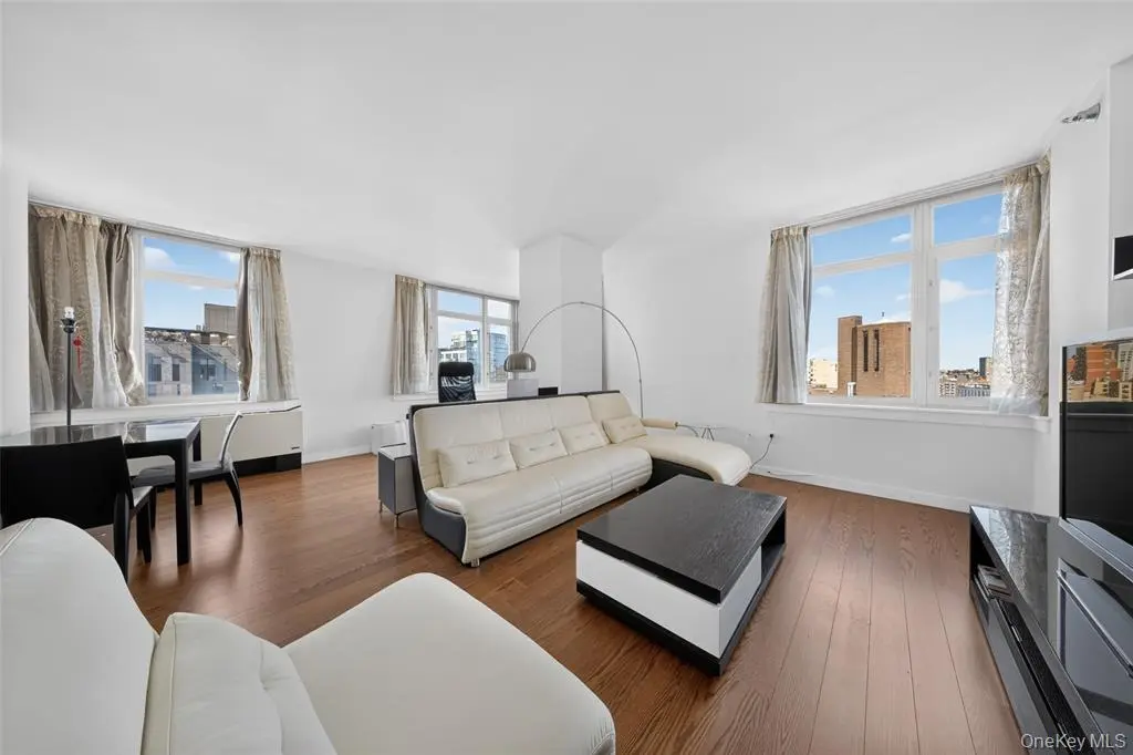 Flushing MLS#1040287 property listing photo 2