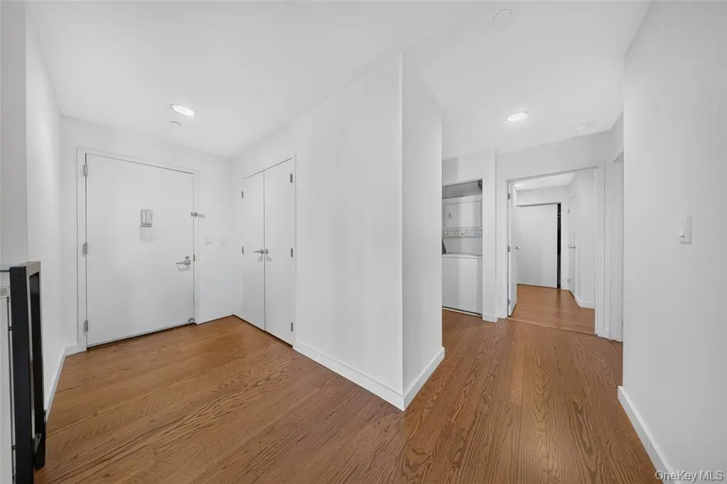 Flushing MLS#1040287 property listing photo 17