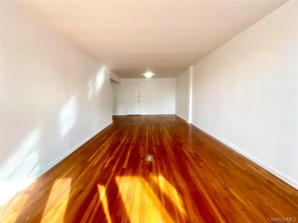 Flushing MLS#1041327 property listing photo 2