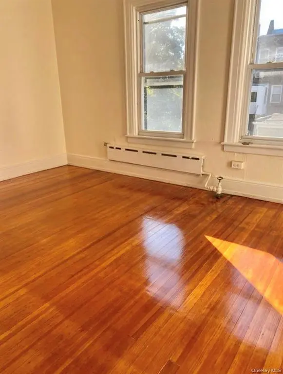 Flushing MLS#1032273 property listing photo 2