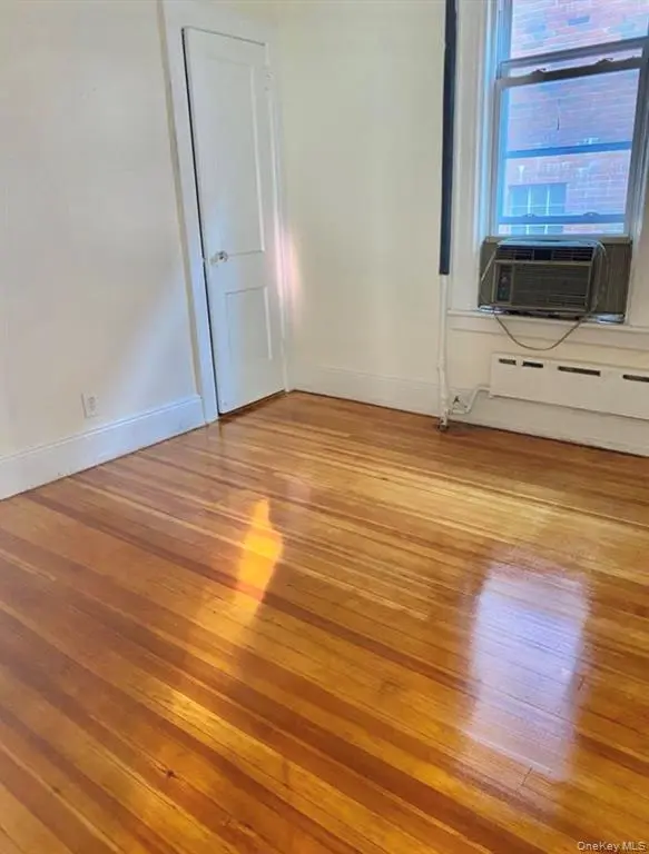 Flushing MLS#1032273 property listing photo 5