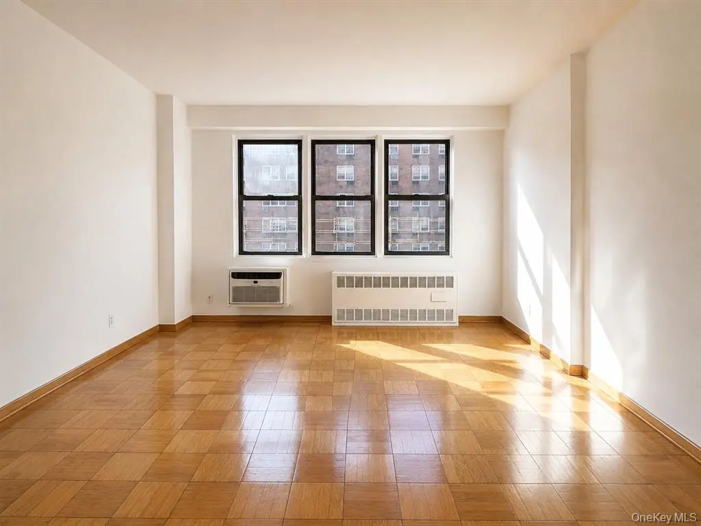 Flushing MLS#1012506 property listing photo 2