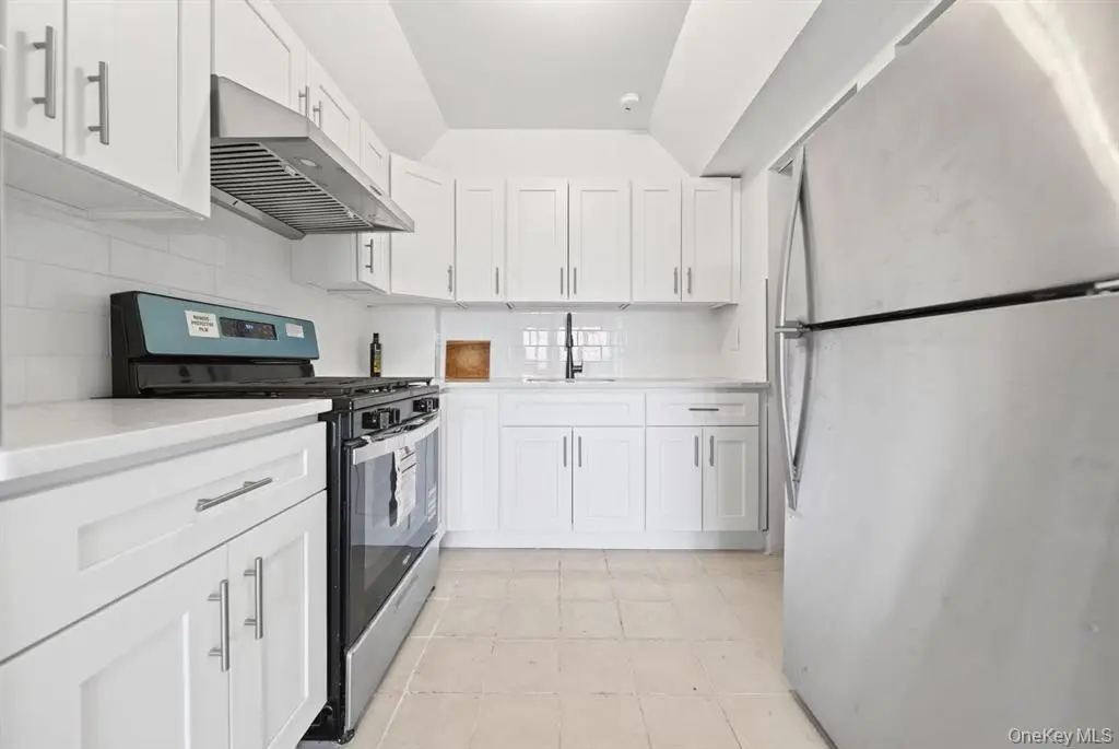 Flushing MLS#1020692 property listing photo 5